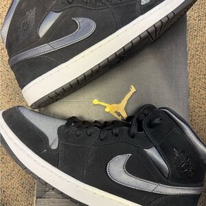 Jordan 1 Mid Nylon Black Anthracite - Silver Sneakers
